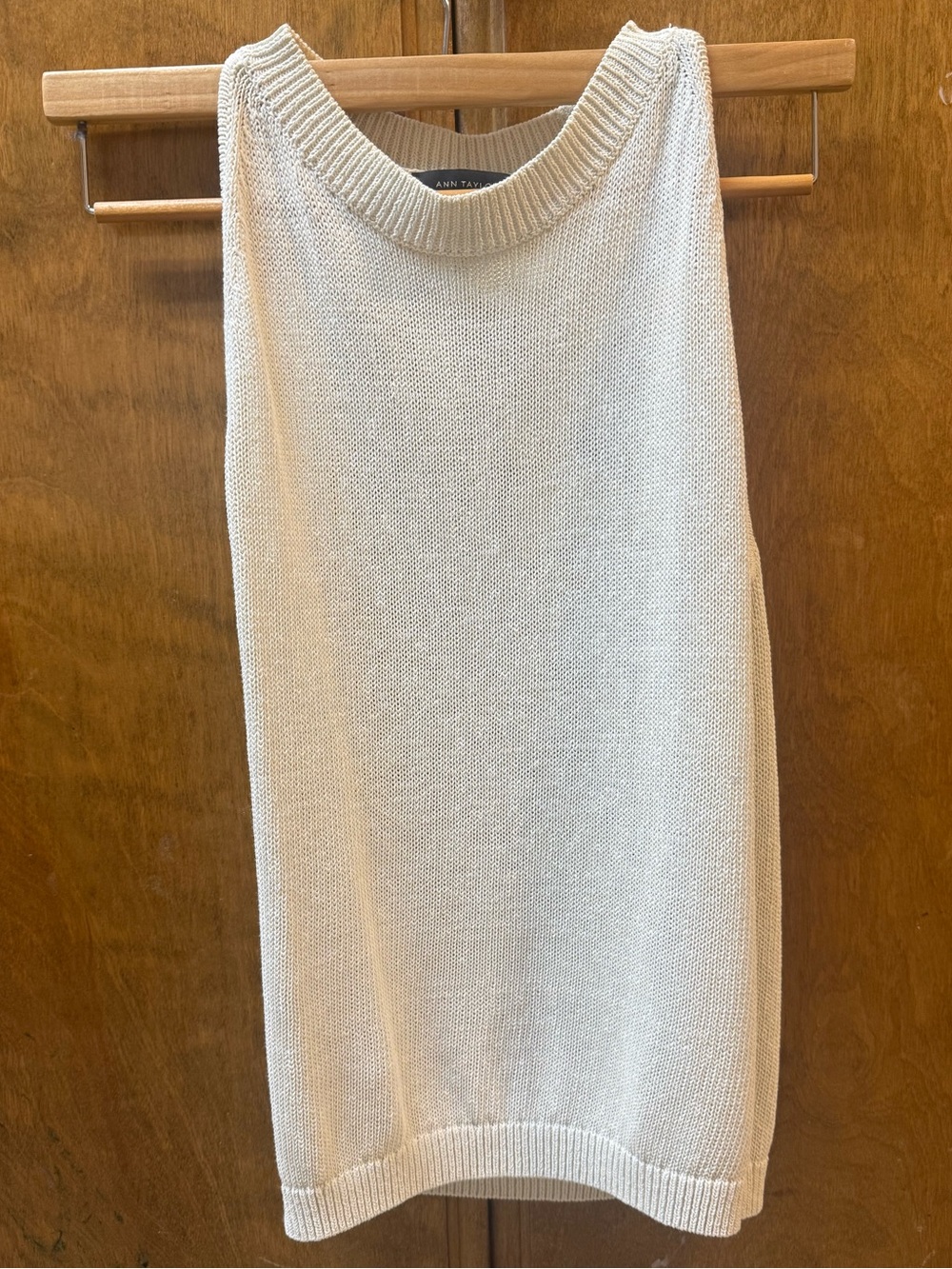 Ann Taylor Cream Ribbed Knit Sweater Tank Top Sleeveless Shell Size M EUC
